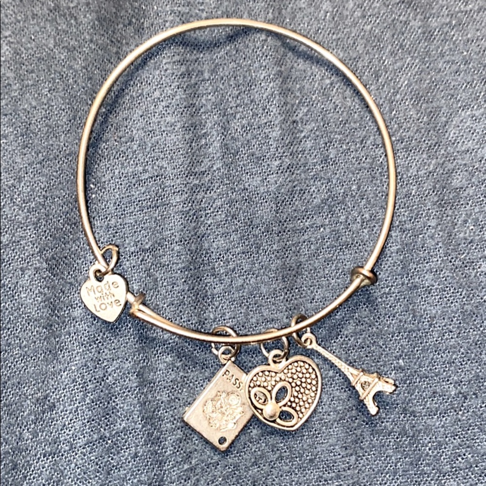 Bracelet